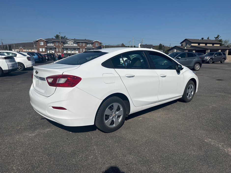 Chevrolet Cruze LS 2016-3