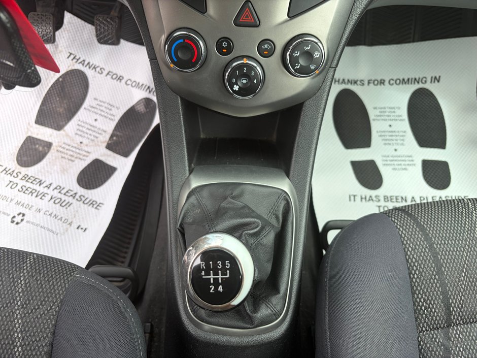 Chevrolet Sonic LT 2013-9