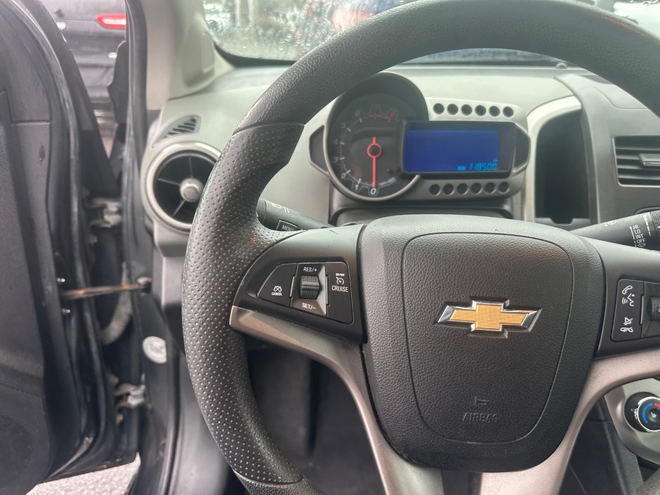 Chevrolet Sonic LT 2014-8