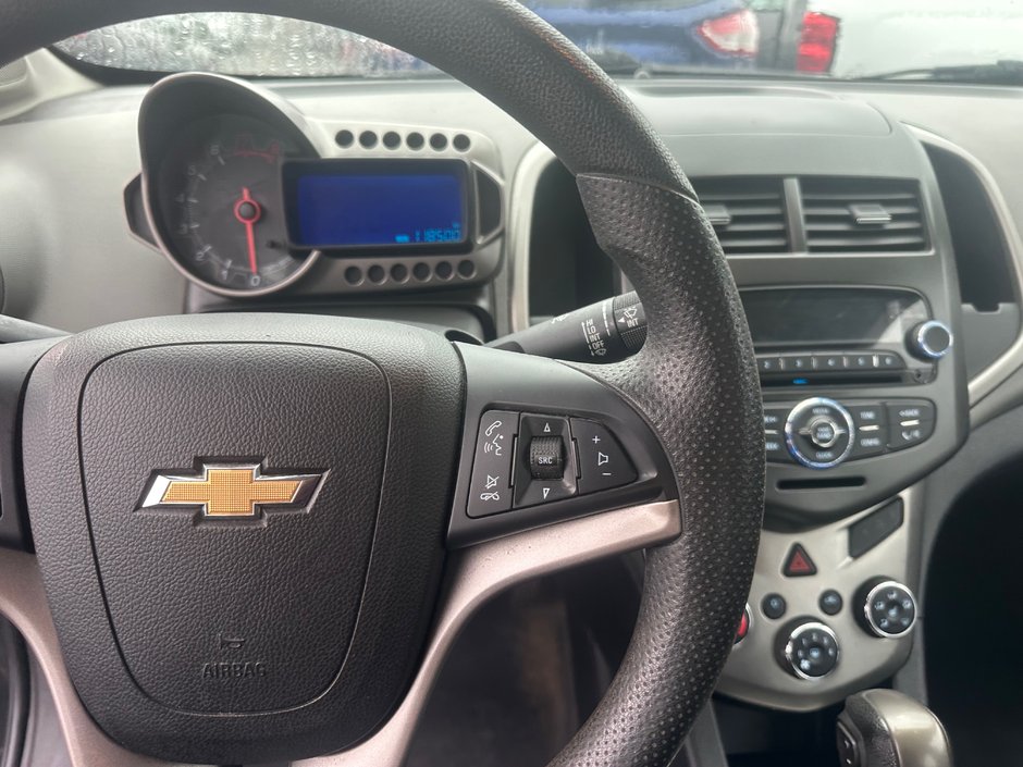 Chevrolet Sonic LT 2014-9