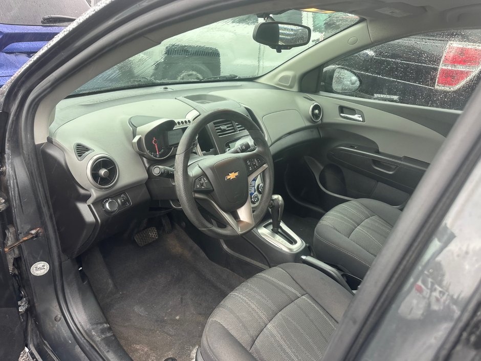 Chevrolet Sonic LT 2014-6