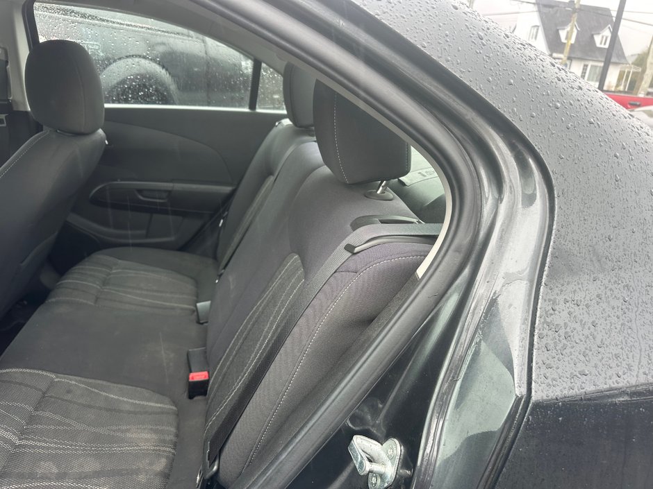 Chevrolet Sonic LT 2014-3