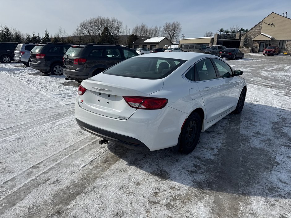 2016 Chrysler 200 LX-2