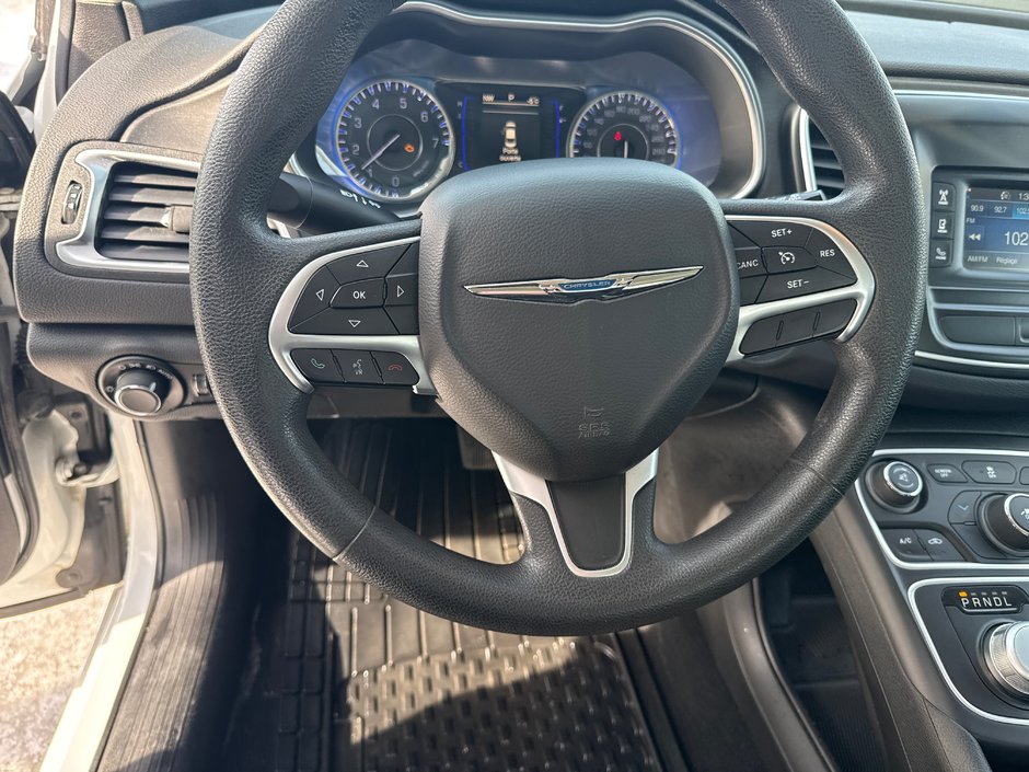 2016 Chrysler 200 LX-7