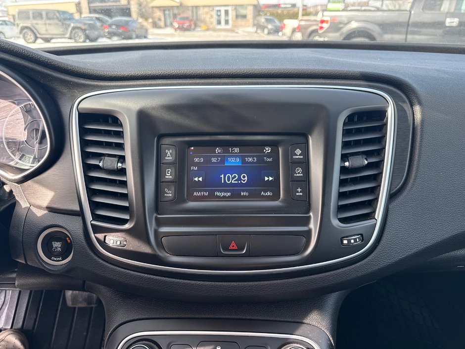 2016 Chrysler 200 LX-9