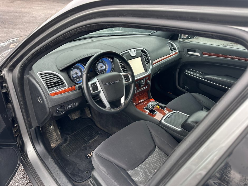 Chrysler 300 Touring 2012-5