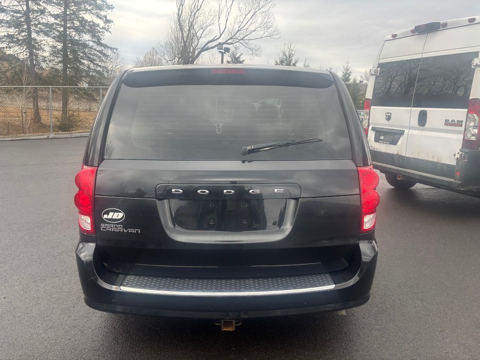 Dodge Grand Caravan SE 2013-4