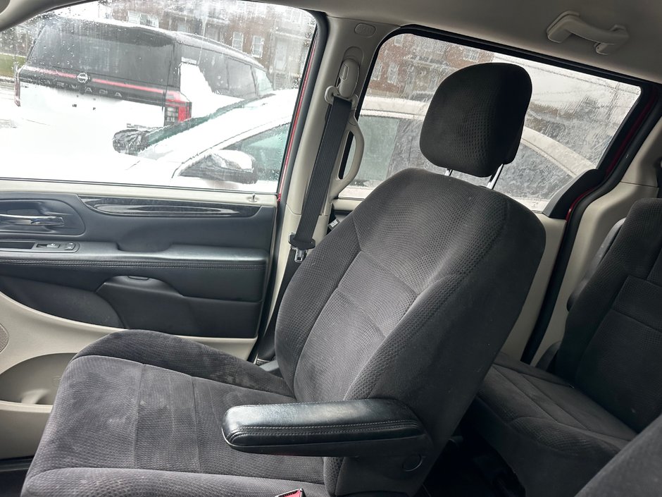 Dodge Grand Caravan SXT 2013-9