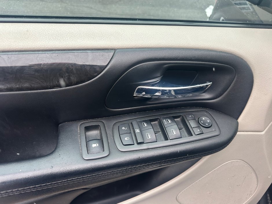 Dodge Grand Caravan SXT 2014-9