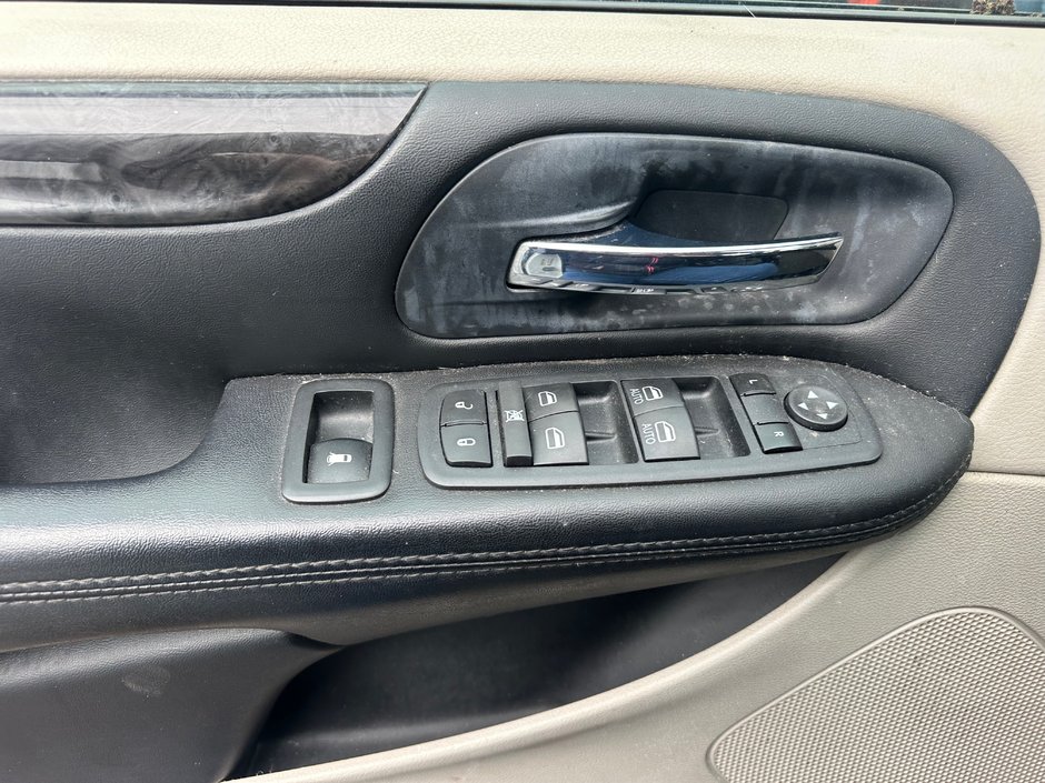 2014 Dodge Grand Caravan SXT-8