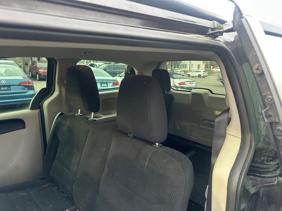 Dodge Grand Caravan SE 2016-4