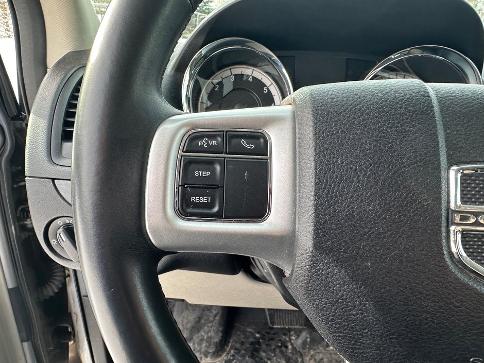 2016 Dodge Grand Caravan SXT-11