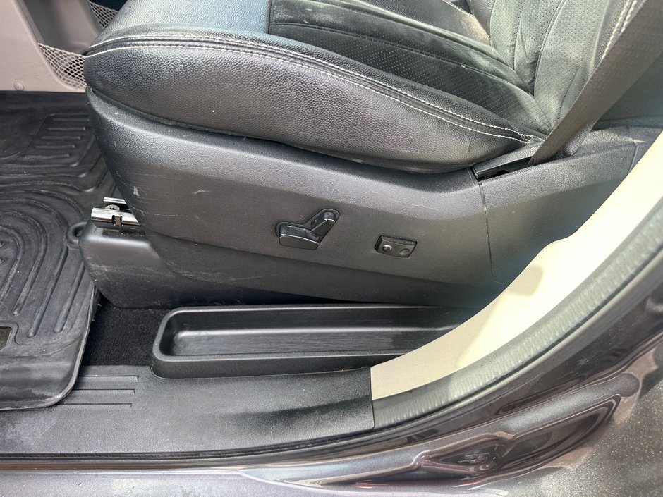 Dodge Grand Caravan SXT Premium Plus 2016-13