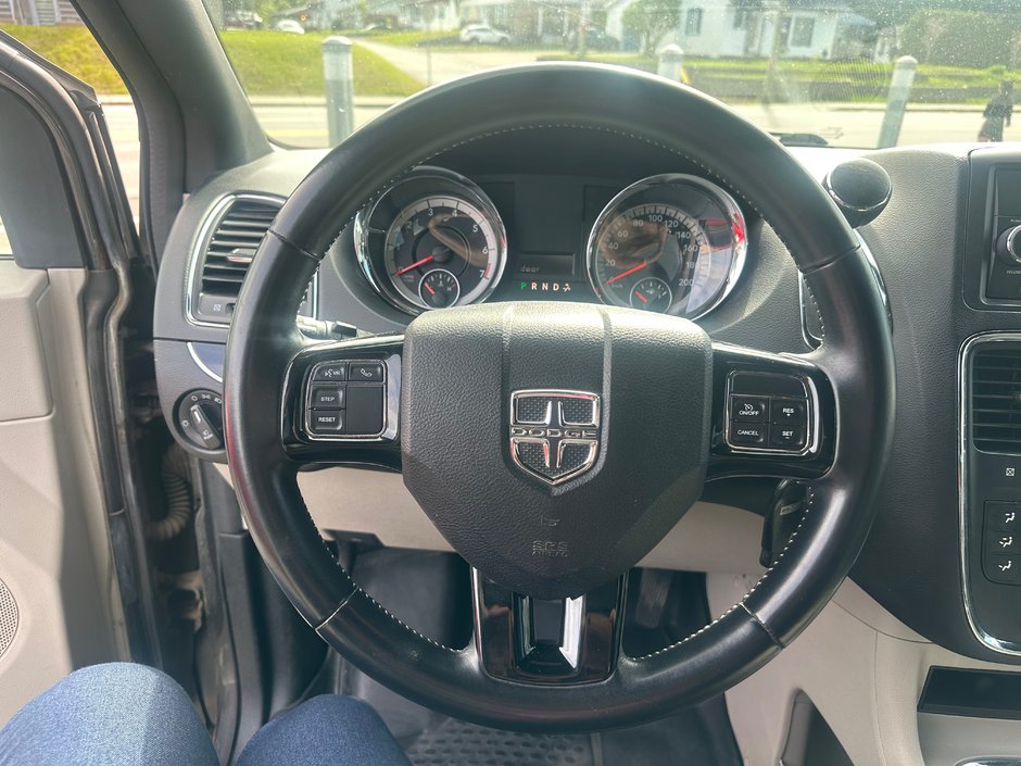 Dodge Grand Caravan SXT Premium Plus 2016-9