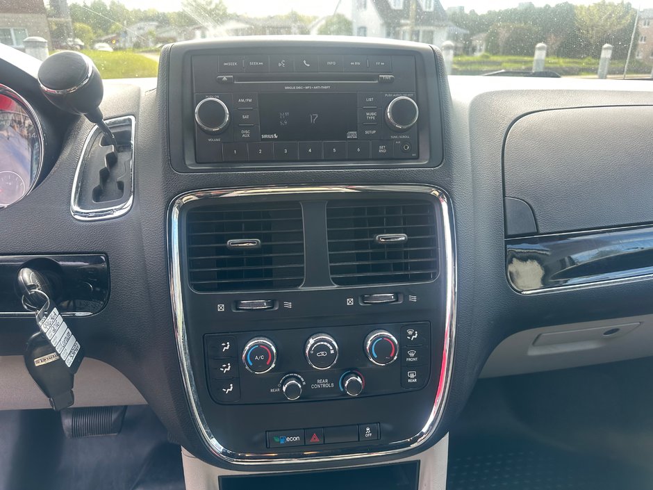 Dodge Grand Caravan SXT Premium Plus 2016-12