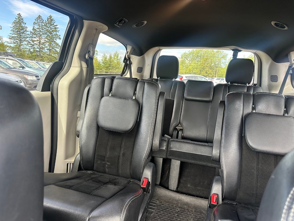 Dodge Grand Caravan SXT Premium Plus 2016-15