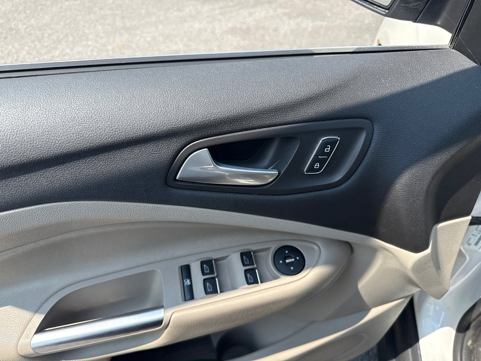 Ford C-MAX hybrid SEL 2014-10