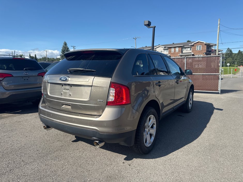 Ford Edge SEL 2013-4