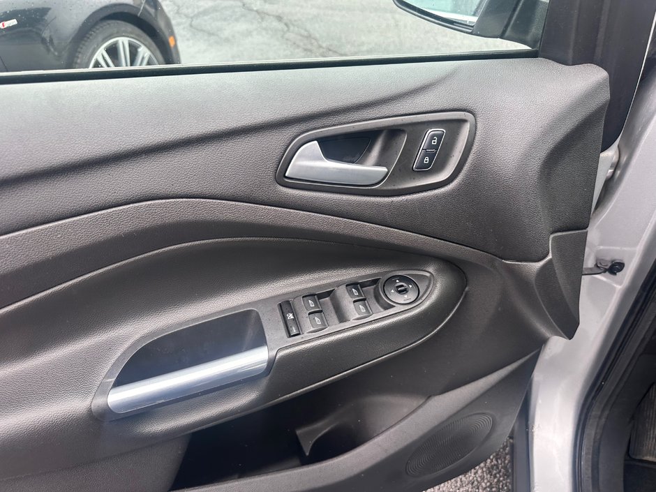 Ford Escape SE 2015-8
