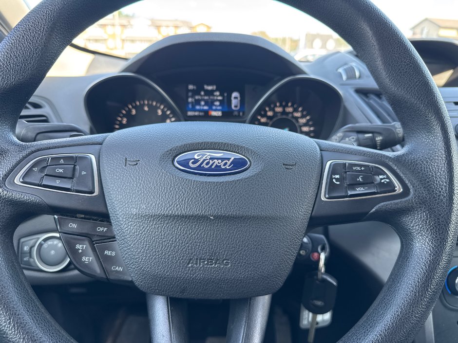 Ford Escape SE 2017-14