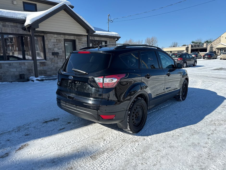 Ford Escape S 2017-3