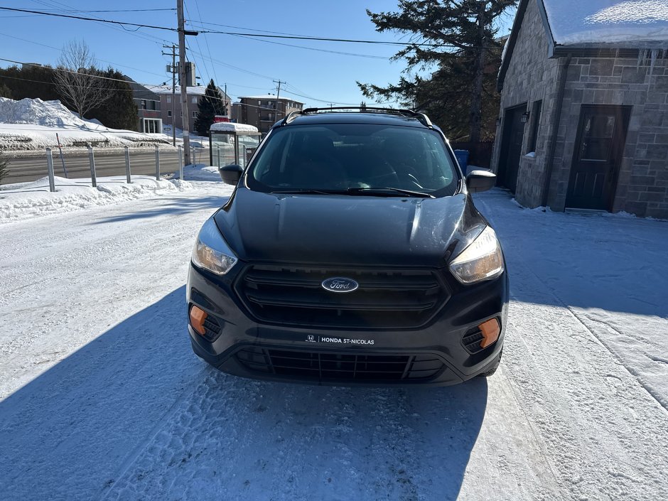 Ford Escape S 2017-1
