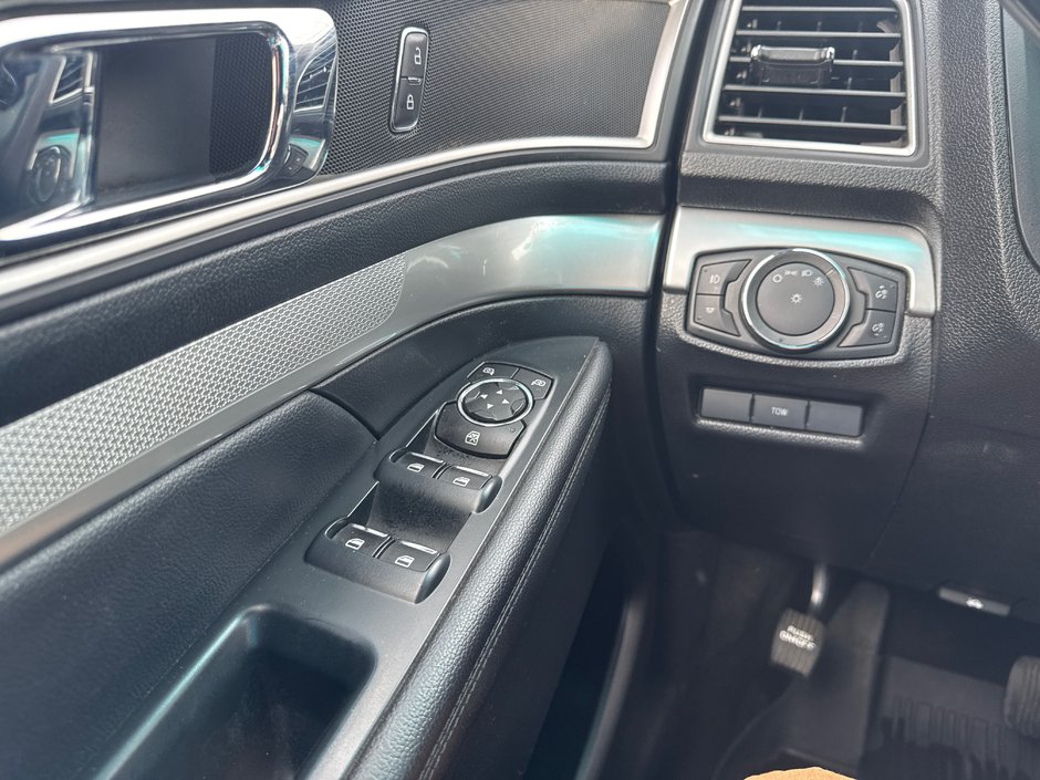 Ford Explorer XLT 2016-25