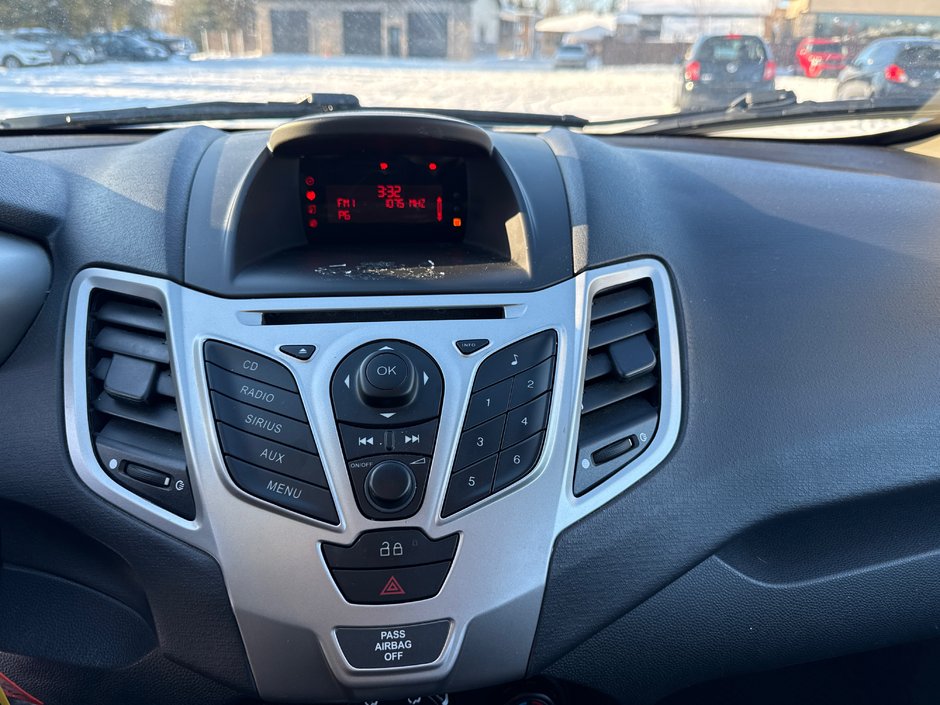 Ford Fiesta SE 2013-11