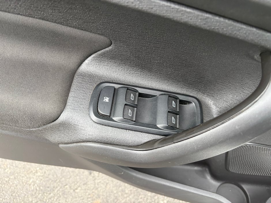 Ford Fiesta SE 2015-8