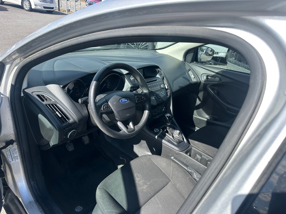 Ford Focus S 2015-5
