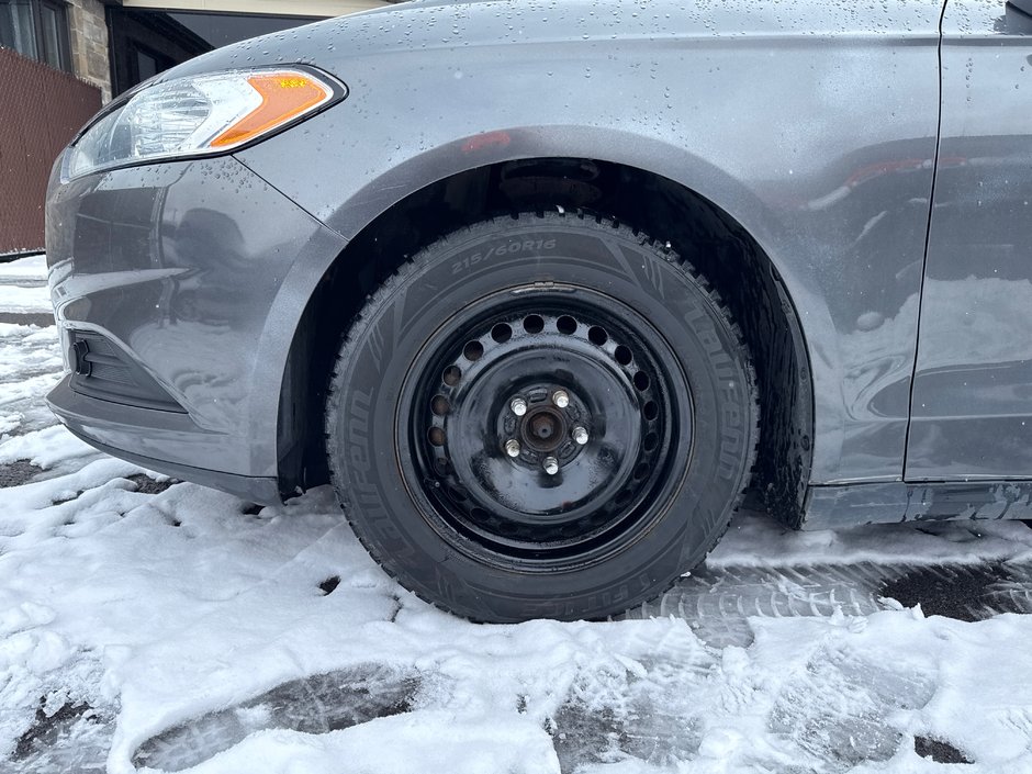 2016 Ford Fusion S-23