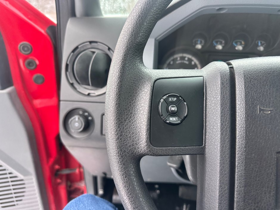 2011 Ford Super Duty F-250 SRW-9