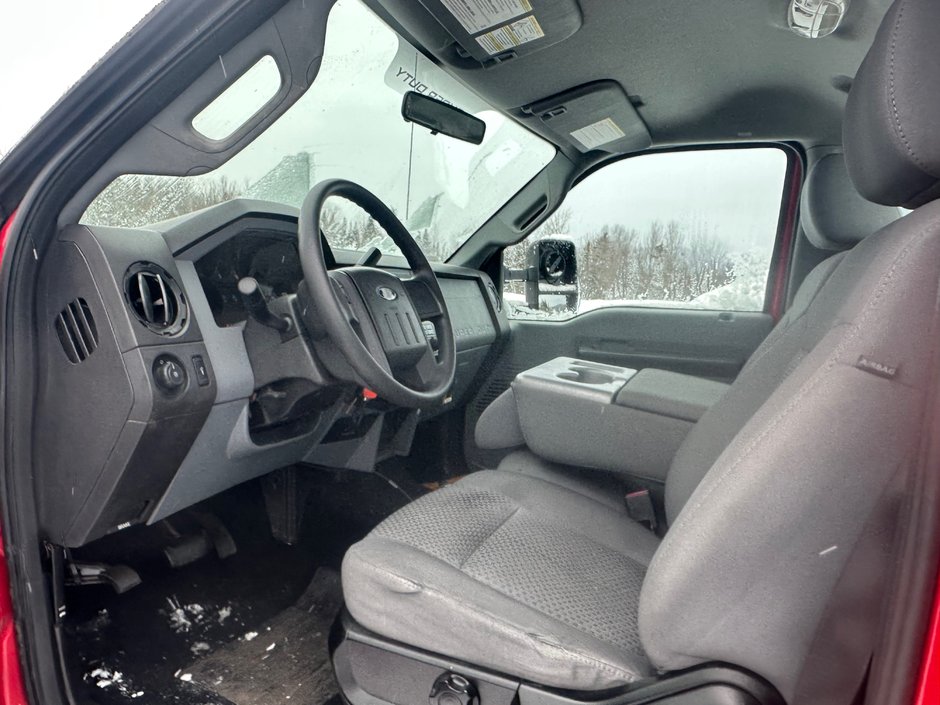 2011 Ford Super Duty F-250 SRW-12