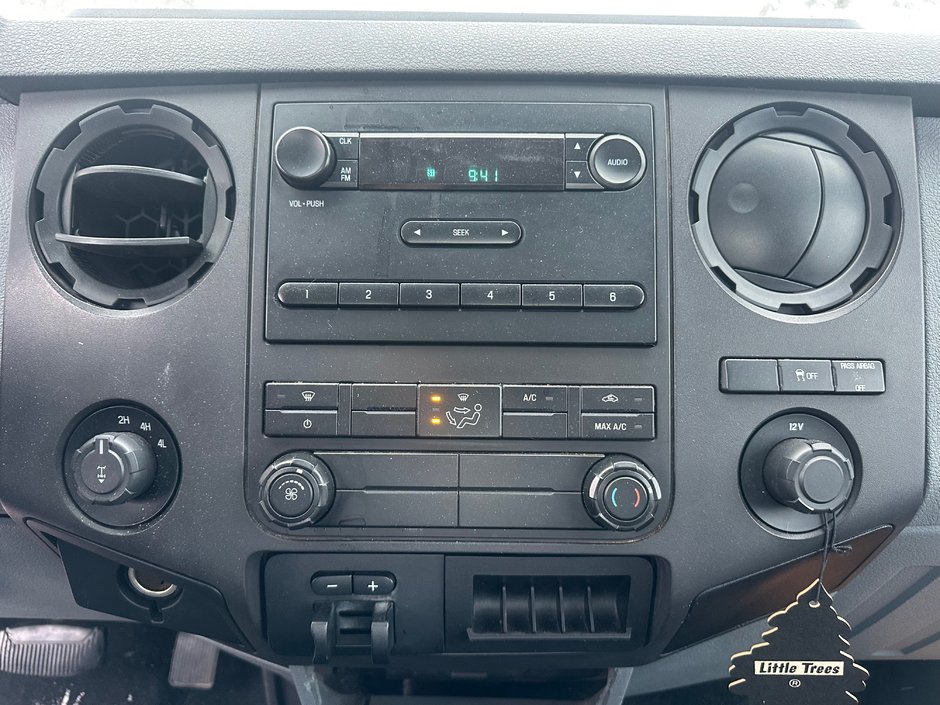 2011 Ford Super Duty F-250 SRW-11