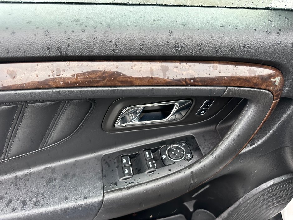 2015 Ford Taurus LIMITED-11