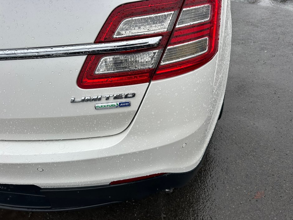 2015 Ford Taurus LIMITED-4