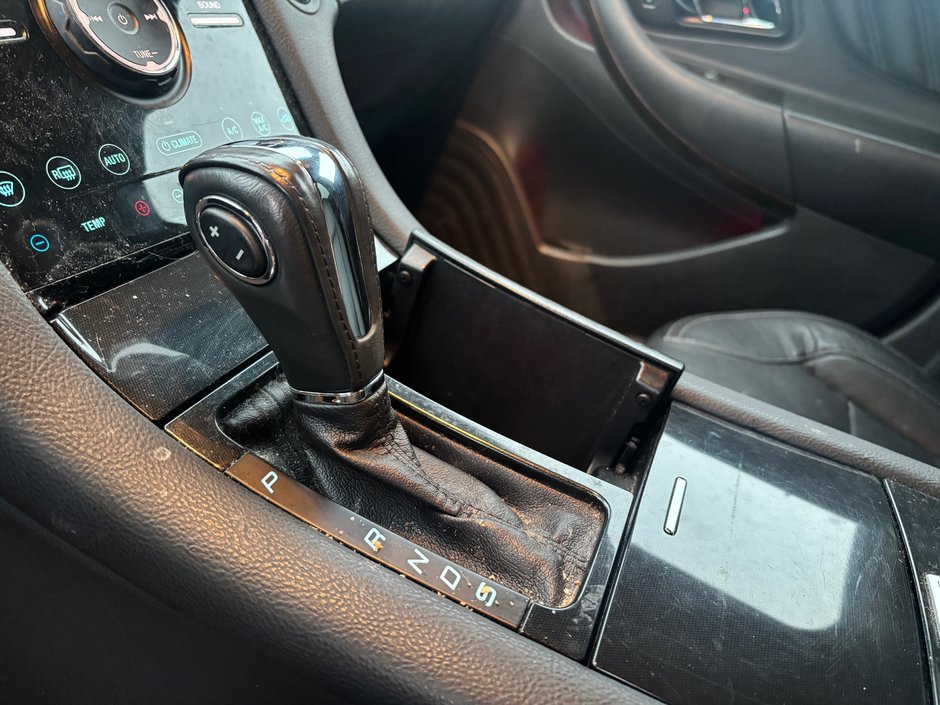 2015 Ford Taurus LIMITED-17