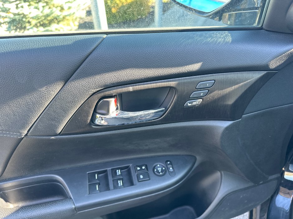 Honda Accord Sedan EXL 2013 {stock} Automobiles Desjardins à Québec