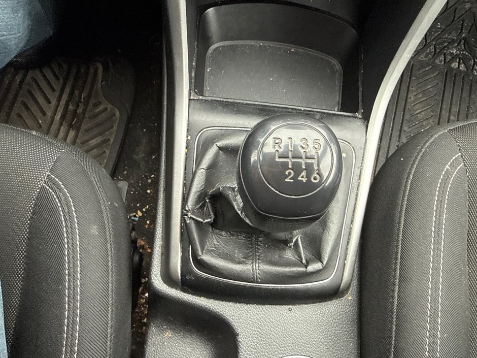 2013 Hyundai Elantra GT GL-28