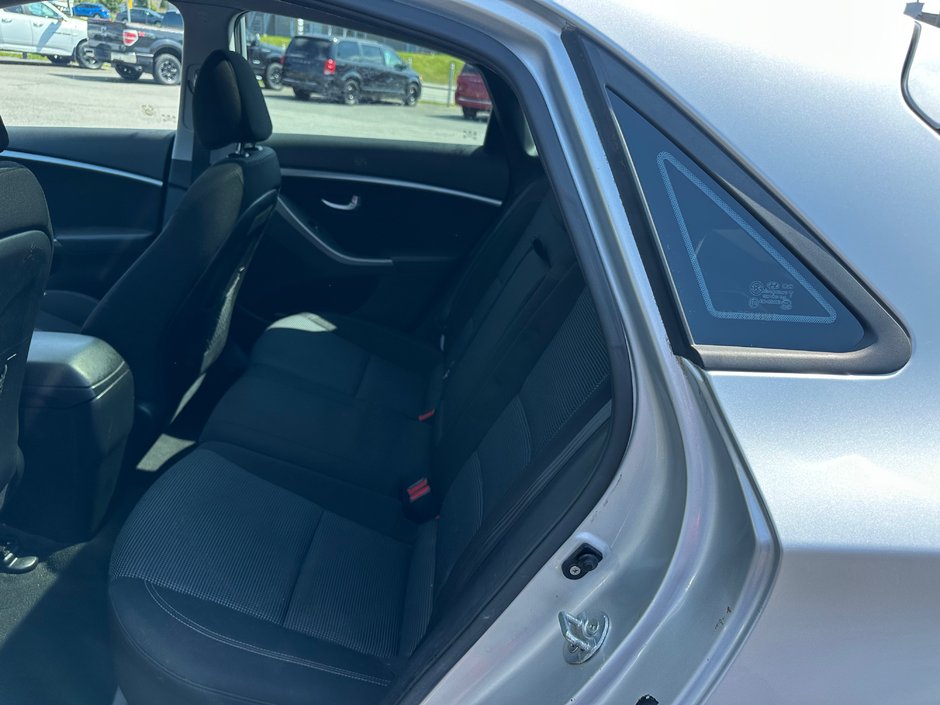Hyundai Elantra GT GLS 2013-5