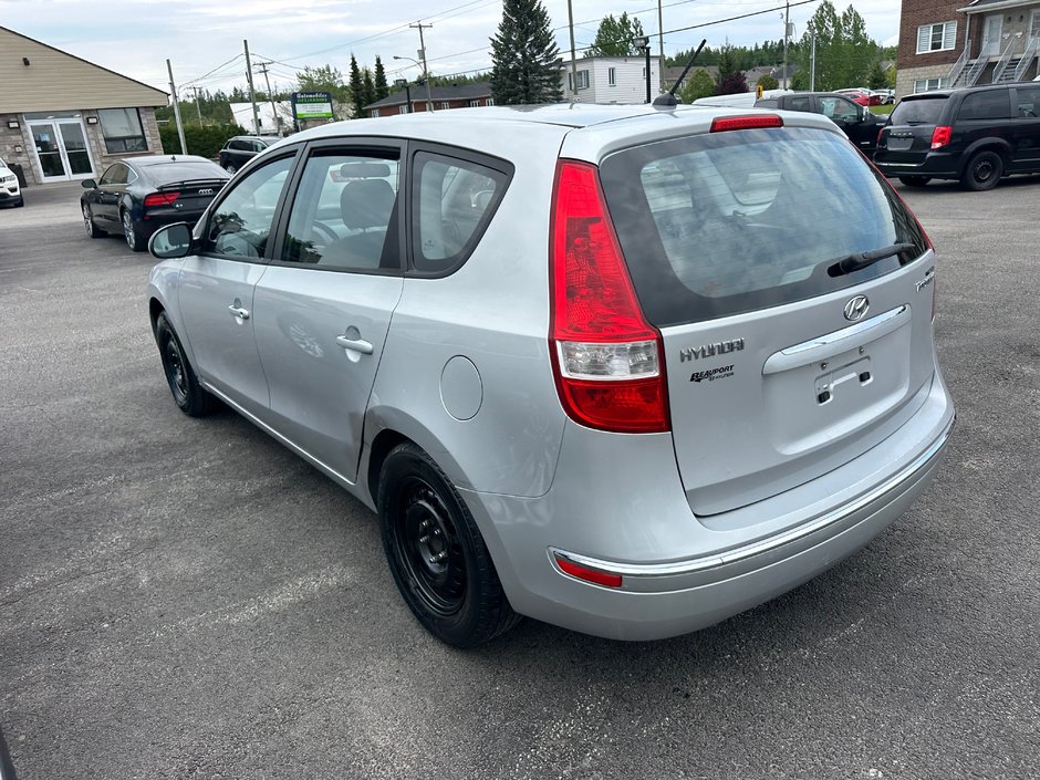 2011 Hyundai Elantra Touring GLS-1