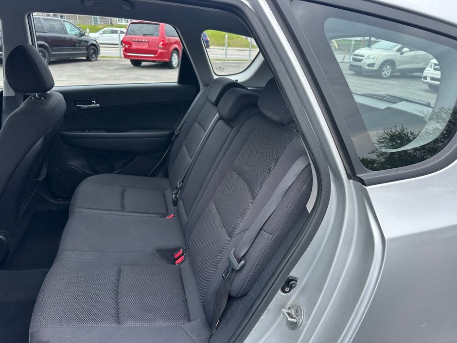 2011 Hyundai Elantra Touring GLS-6