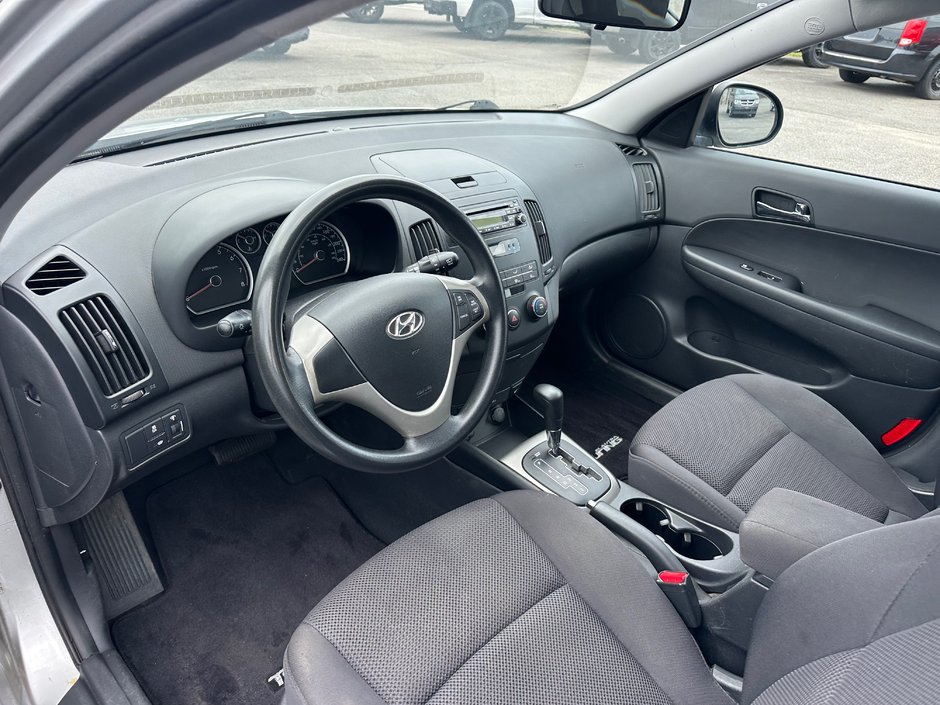 2011 Hyundai Elantra Touring GLS-11