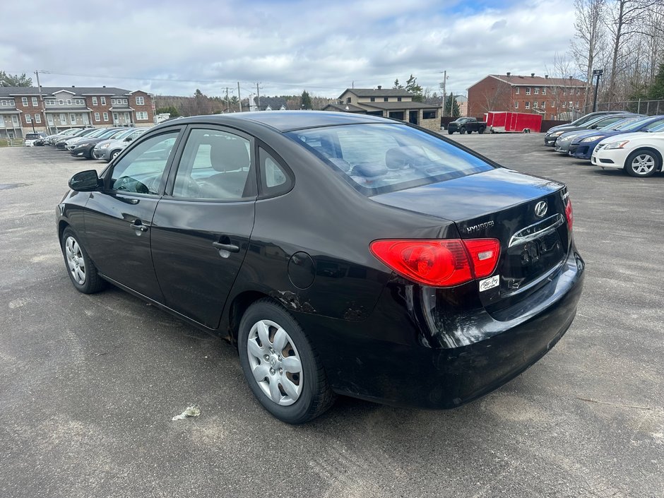 Hyundai Elantra GL 2010-3