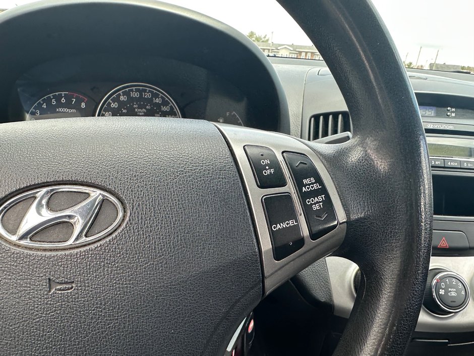 Hyundai Elantra GL 2010-8