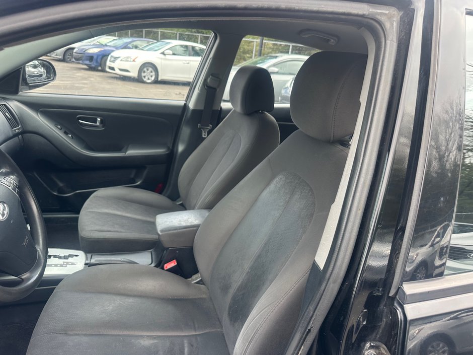 Hyundai Elantra GL 2010-5