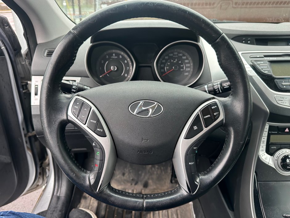 2012 Hyundai Elantra Limited-10
