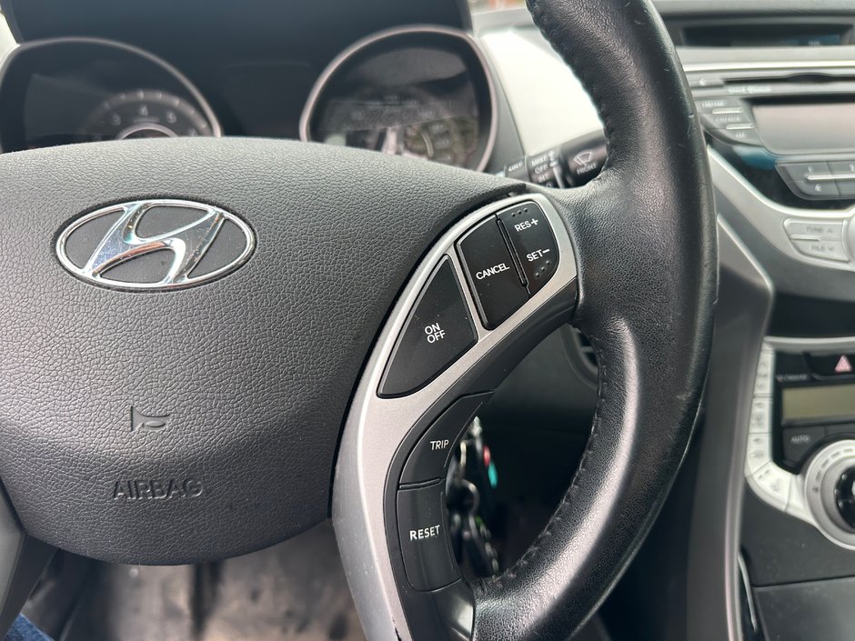 2012 Hyundai Elantra Limited-12