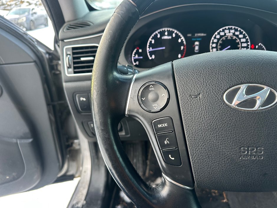 2012 Hyundai Genesis Sedan TECHNOLOGY PACKAGE-9