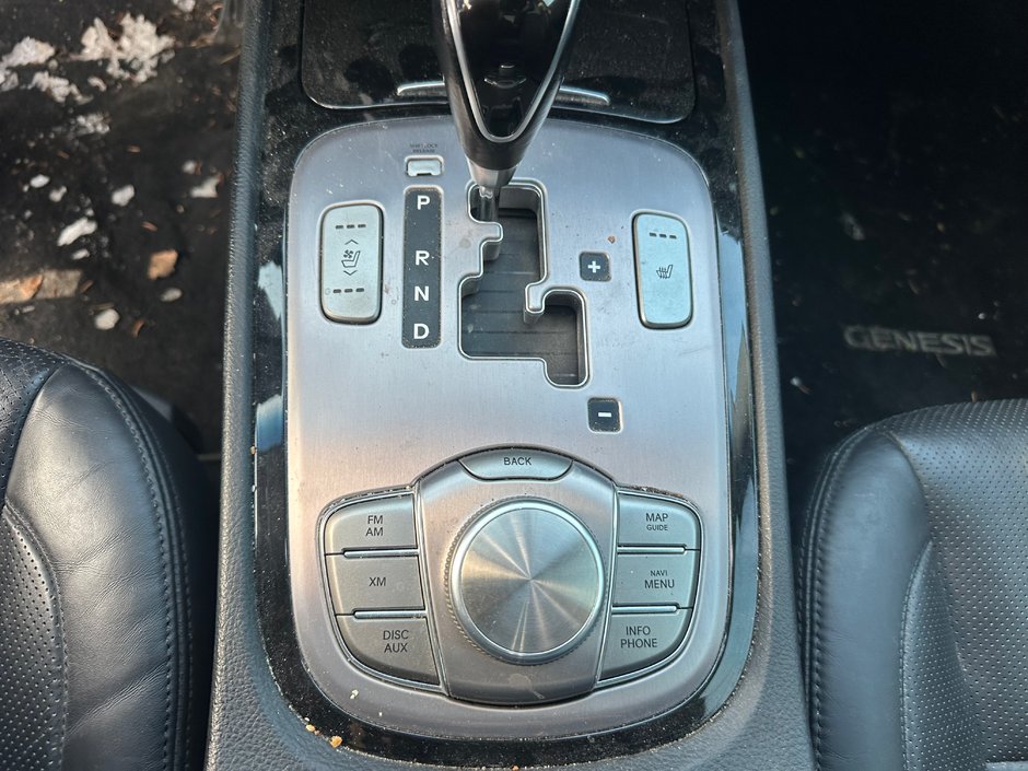 2012 Hyundai Genesis Sedan TECHNOLOGY PACKAGE-12